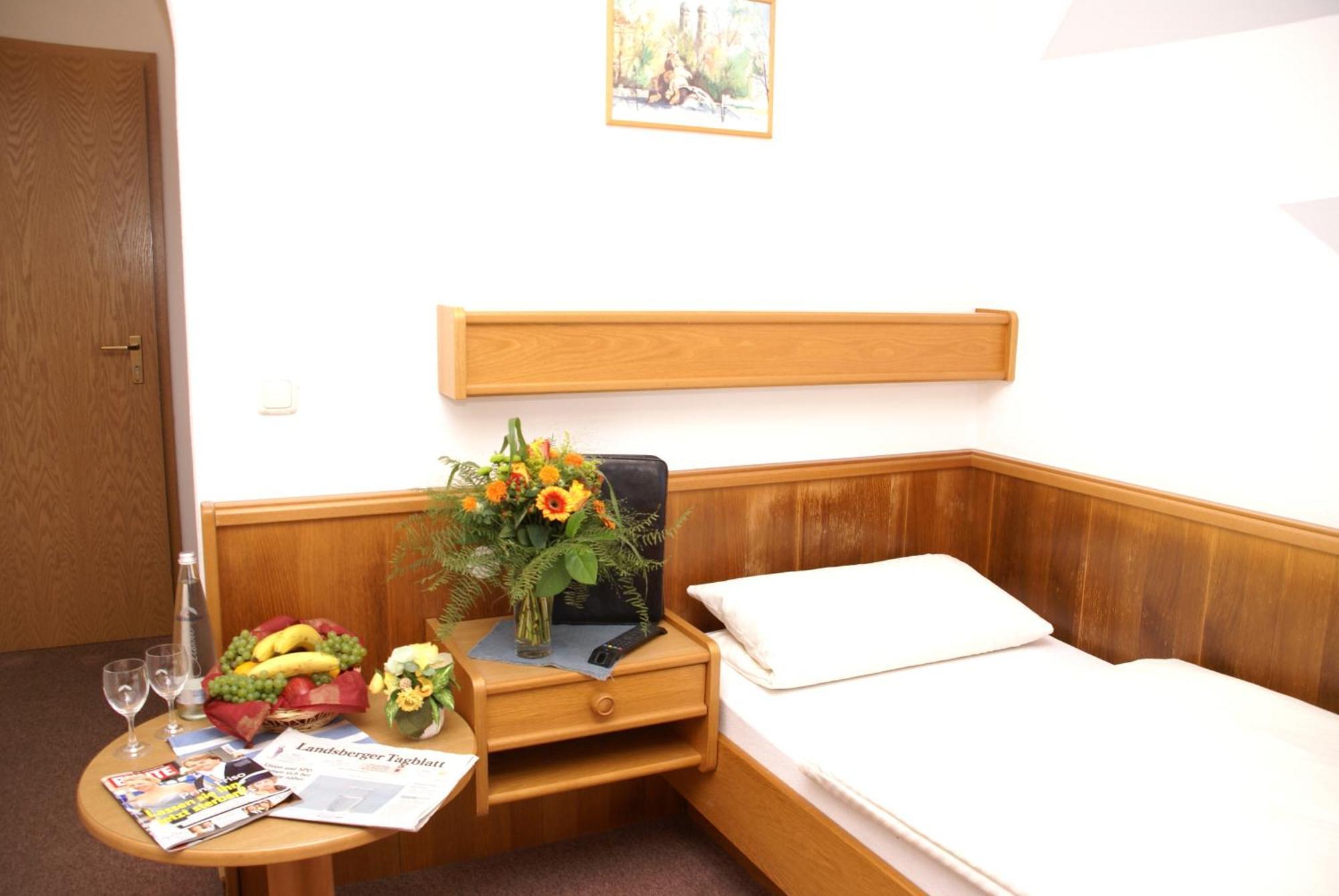 Gasthaus Und Landhotel Wiedmann Eresing Szoba fotó